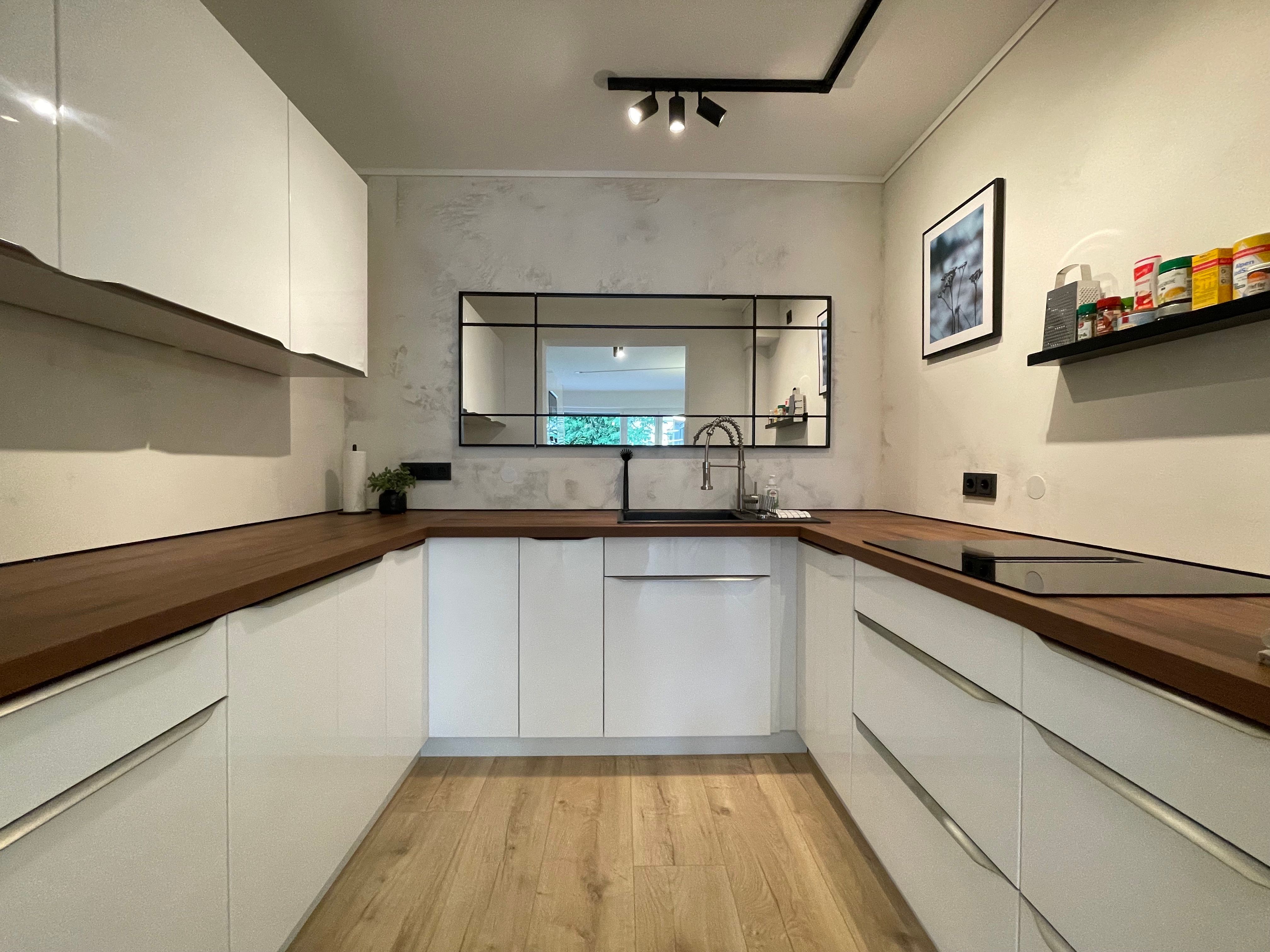 Spacious, Modern Living With Lake Constanze View - 17