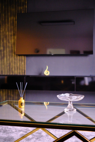 Charming apartment: XL terrace, kingsize bed. Your retreat for comfort & relaxation!