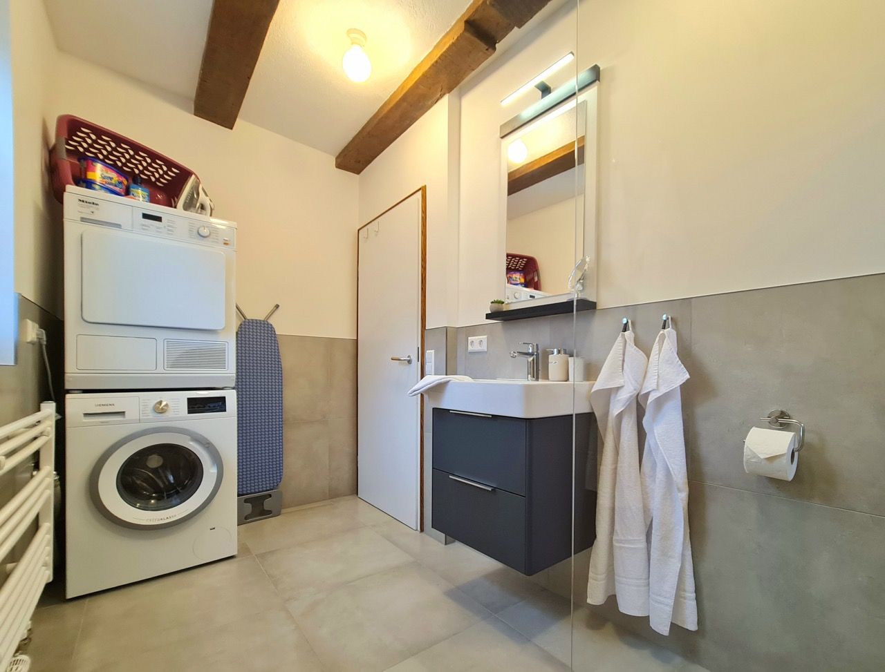 AVAHOME: Stylish Apartment For 6 In Kandel / Near Karlsruhe, WiFi, Parking, Netflix, Kitchen, Nespre - 15