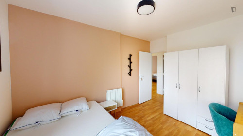 Graceful double bedroom in the Chartrons district