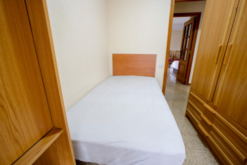 Tasteful double ensuite bedroom in Ciutat Jardí - Gallery - 22