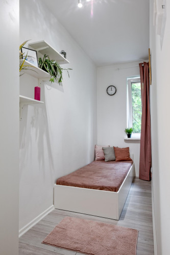 Comfy single bedroom near Ursynów metro station