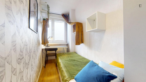 Snug single bedroom in Górce