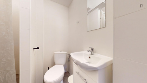 Neat single bedroom near Park Polskich Wynalazców - Gallery - 9