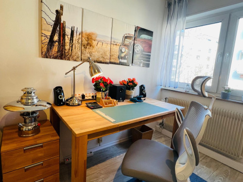 Stylish 2-Room Apartment with Balcony, Garage and Full Furnishing in Central Nuremberg – Ready to Move In