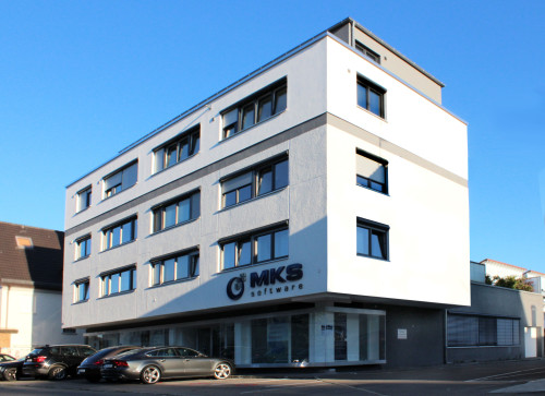 Large, well-maintained apartment
