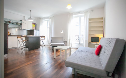 LACHARRIERE large bright and quiet studio near Saint Amboise