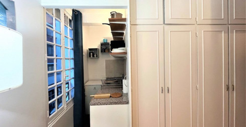 Charming Mezzanine Studio in the Heart of the 11th District, Paris