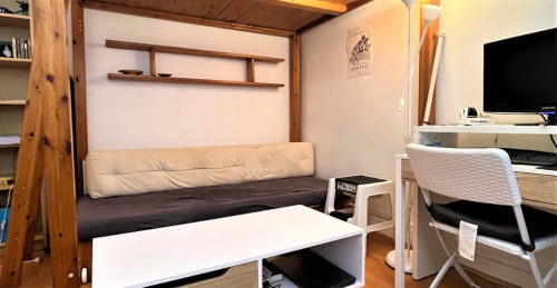 Charming Mezzanine Studio in the Heart of the 11th District, Paris