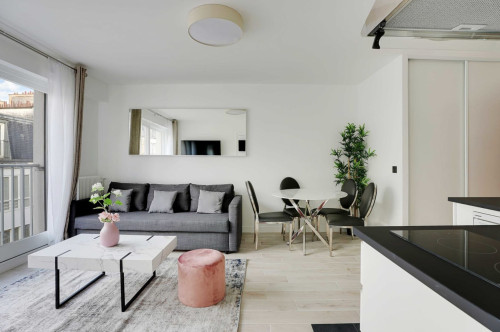 Nice & modern apartment close to TROCADERO