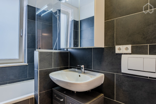 Waterfront Views in a Luxurious Furnished Apartment