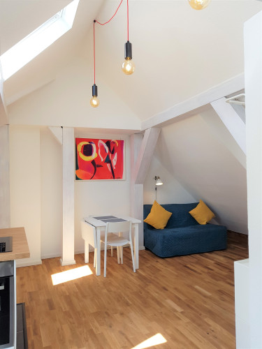 Cozy attic apartment near historic site - Gallery - 11