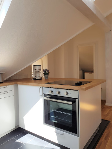Cozy attic apartment near historic site - Gallery - 7