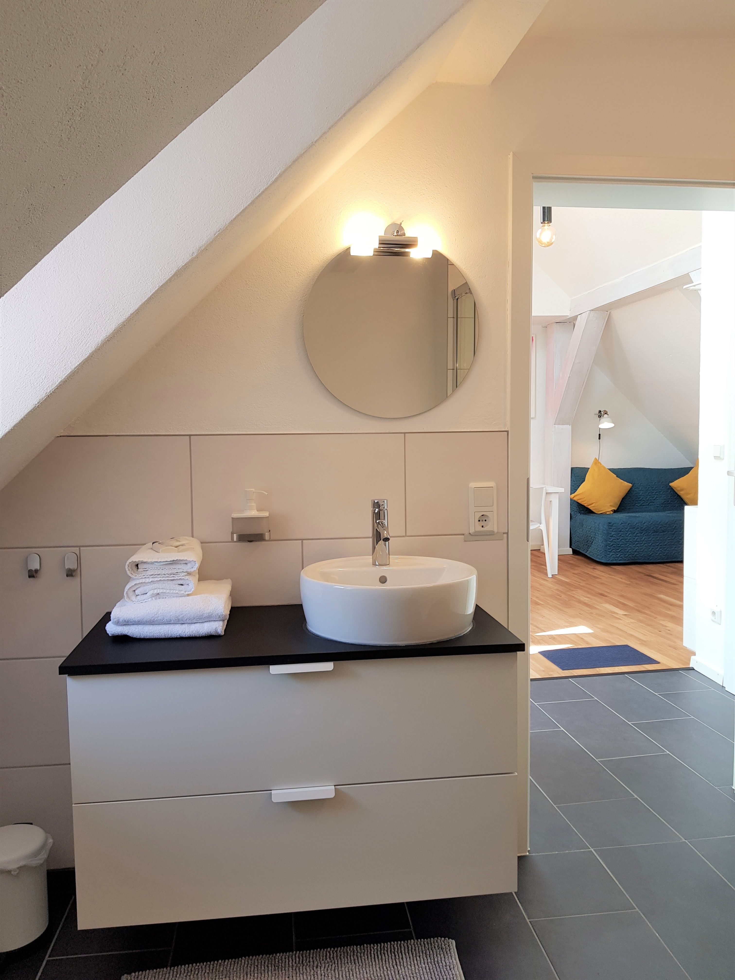 Cozy Attic Apartment Near Historic Site - Cozy attic apartment near historic site - Gallery - 2
