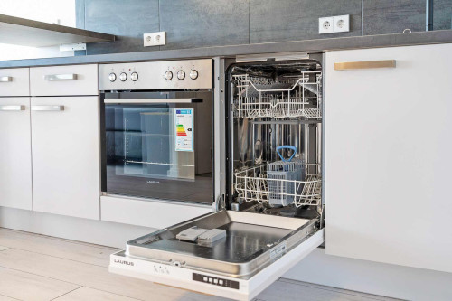 Modernes Apartment mit Seeblick (11. OG) und perfekter Infrastruktur in direkter Nachbarschaft