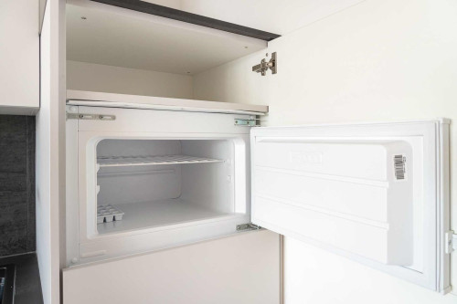 Modernes Apartment mit Seeblick (11. OG) und perfekter Infrastruktur in direkter Nachbarschaft