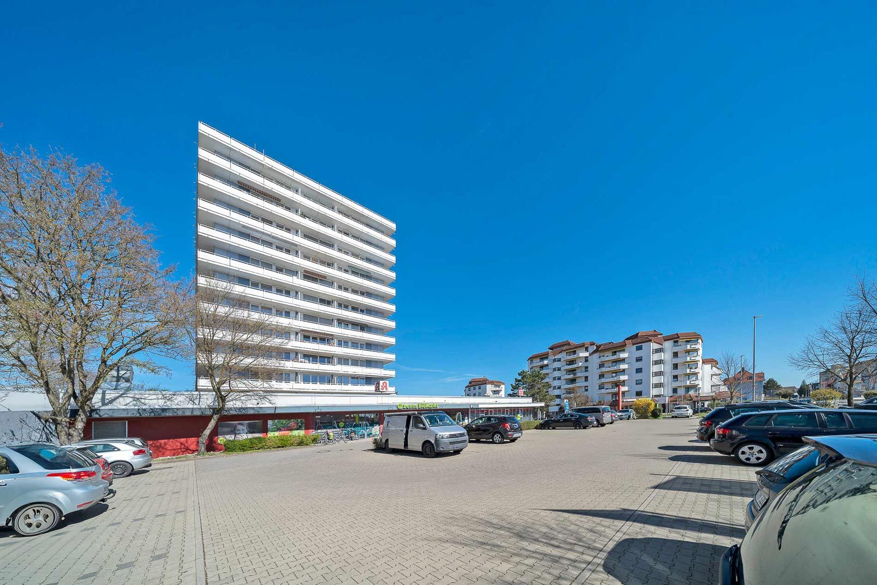  Modern, Fully Renovated Apartment With Fantastic Lake Views (11th Floor), Balcony And Excellent Infr  -  Modern, fully renovated apartment with fantastic lake views (11th floor), balcony and excellent infrastructure within walking distance!  - Gallery -  11