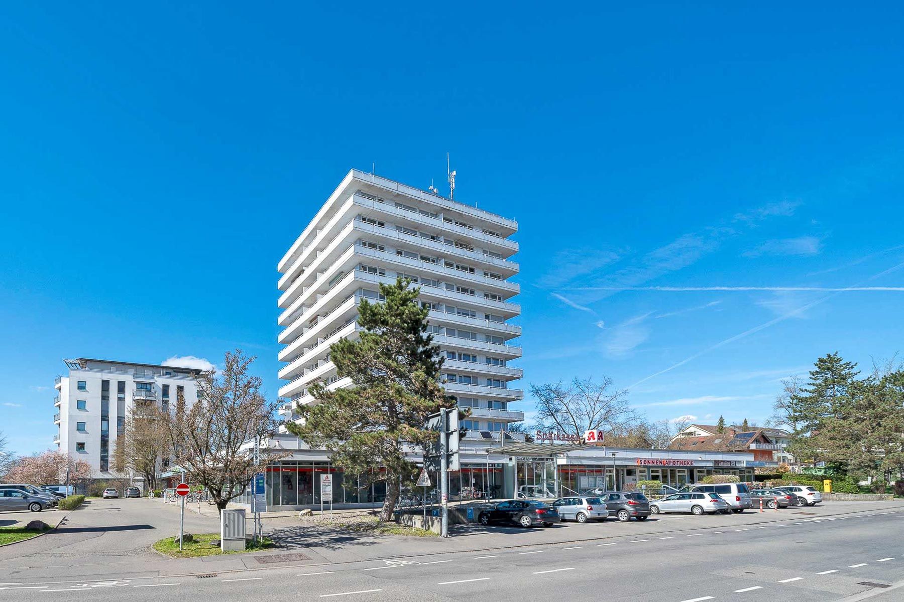 Modern, Fully Renovated Apartment With Fantastic Lake Views (11th Floor), Balcony And Excellent Infr  -  Modern, fully renovated apartment with fantastic lake views (11th floor), balcony and excellent infrastructure within walking distance!  - Gallery -  8