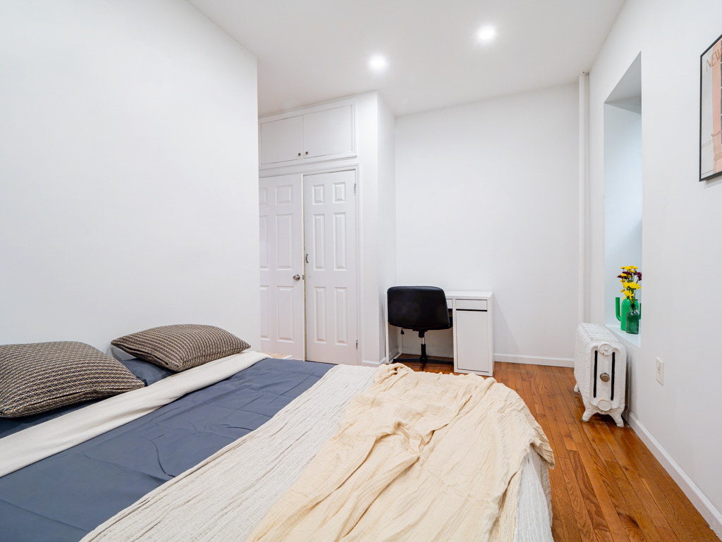  Standard Large  -  The Central Park West  - Gallery -  1