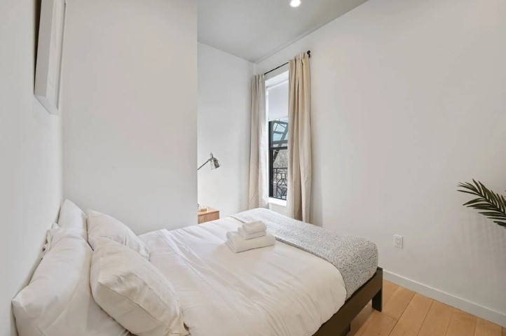  Standard  -  The Willoughby House  - Gallery -  1