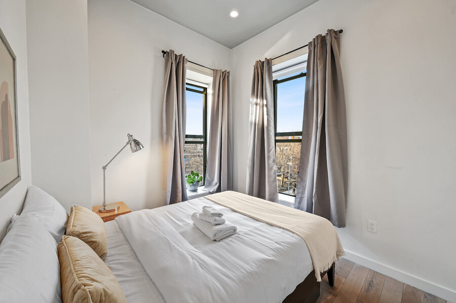  Standard+  -  The Willoughby House  - Gallery -  4