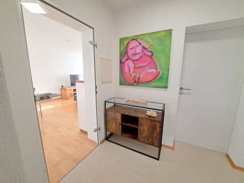 Art apartment with roof terrace and flair, quiet, close to Frankfurt