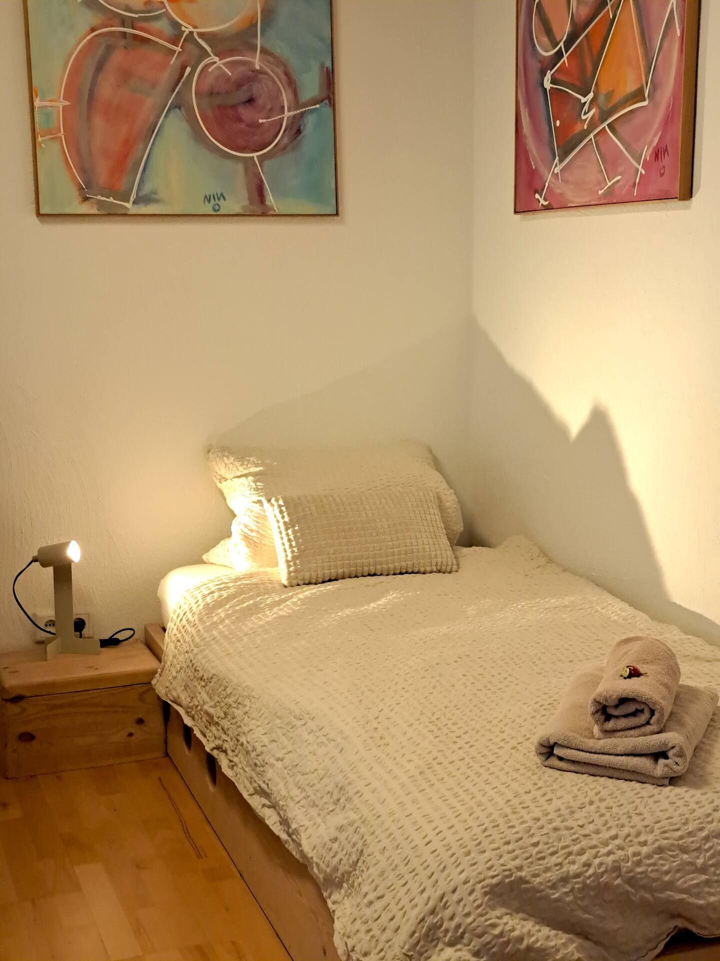  Art Apartment With Roof Terrace And Flair, Quiet, Close To Frankfurt  -  Art apartment with roof terrace and flair, quiet, close to Frankfurt  - Gallery -  13