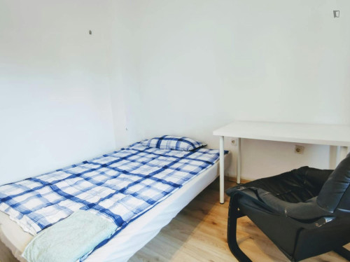 Welcoming single bedroom near Dortmund Germania station - Gallery - 4