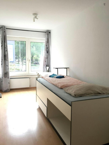 Cosy single bedroom near Markgrafenstraße station