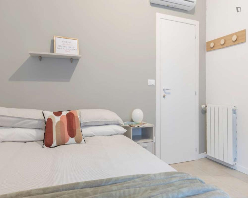 Pleasant double bedroom in the centre of Bologna