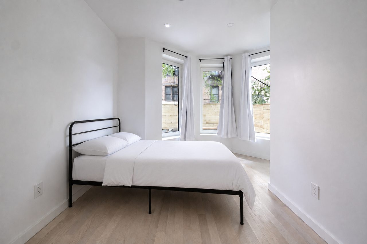#1898: Ditmas Park - Queen Bedroom A - 25