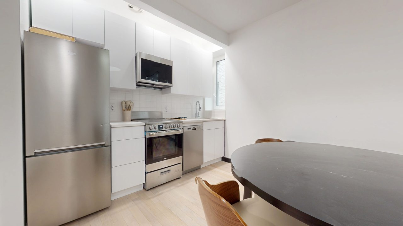  #1898: Ditmas Park - Queen Bedroom C  -  #1898: Ditmas Park  - Gallery -  23