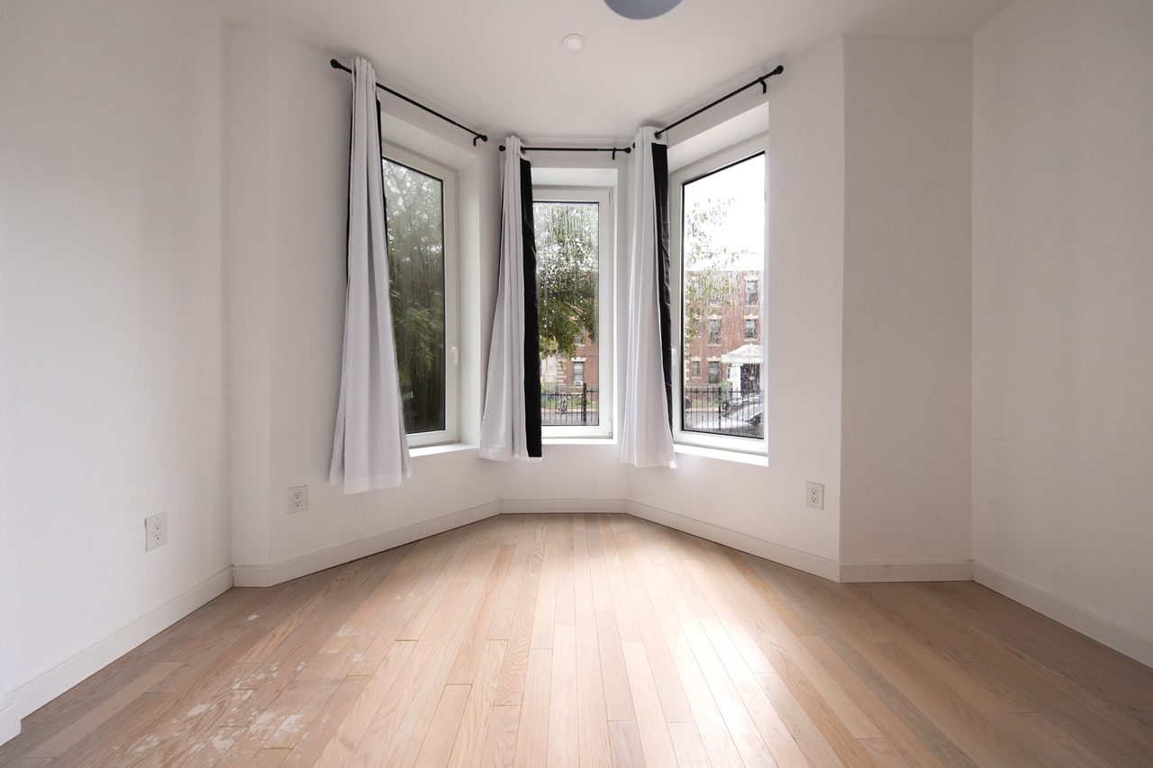  #1898: Ditmas Park - Queen Bedroom D  -  #1898: Ditmas Park  - Gallery -  6