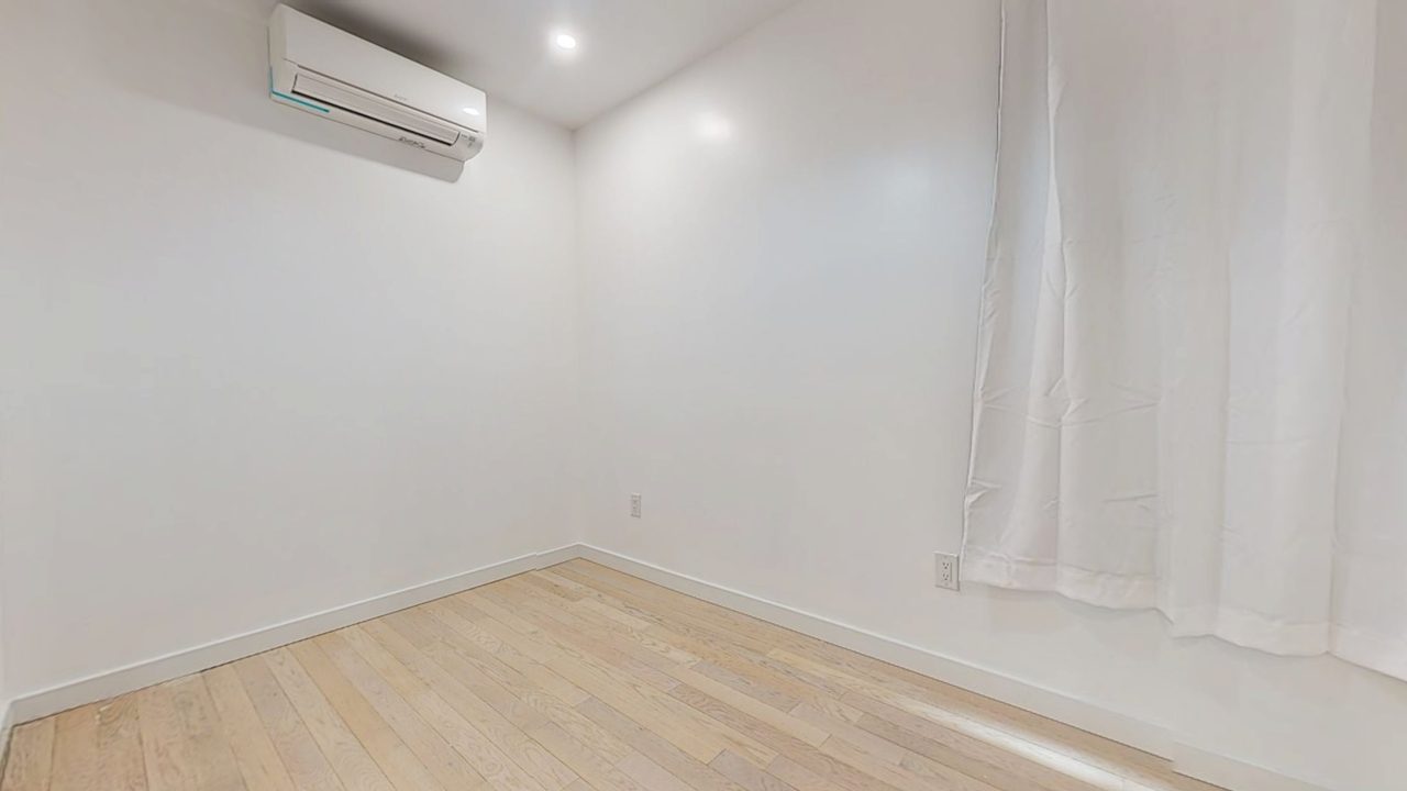 #1899: Ditmas Park - Queen Bedroom B - #1899: Ditmas Park - Gallery - 23
