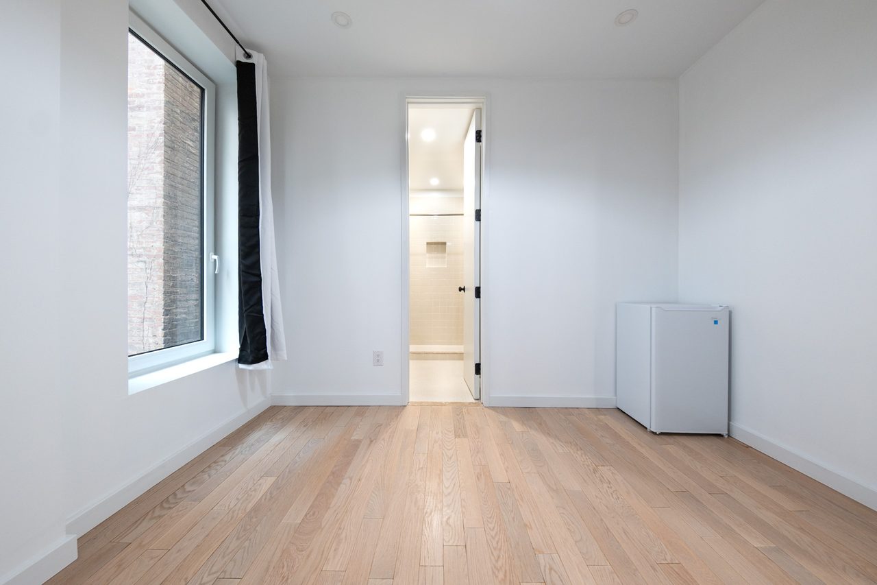 #1899: Ditmas Park - Queen Bedroom C - #1899: Ditmas Park - Gallery - 12