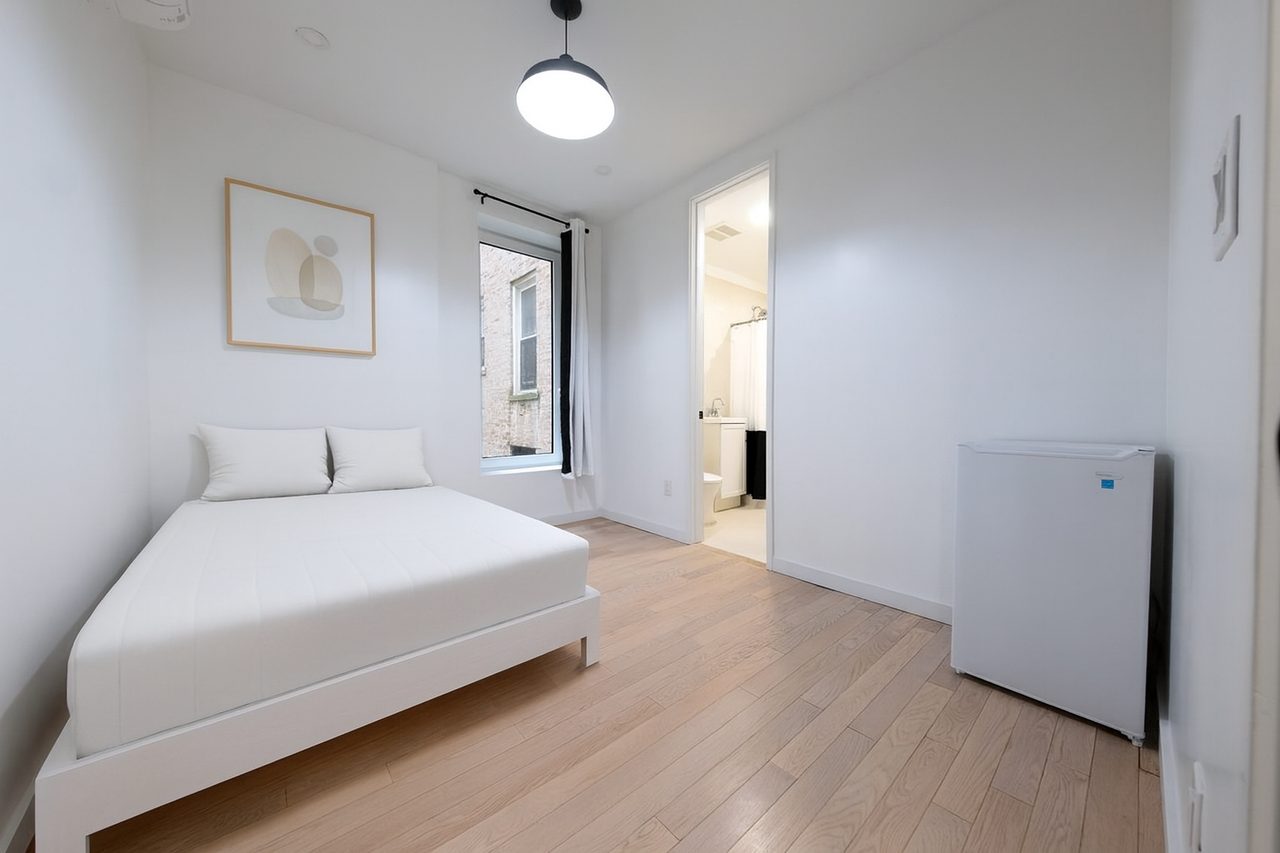 #1899: Ditmas Park - Queen Bedroom C - #1899: Ditmas Park - Gallery - 1