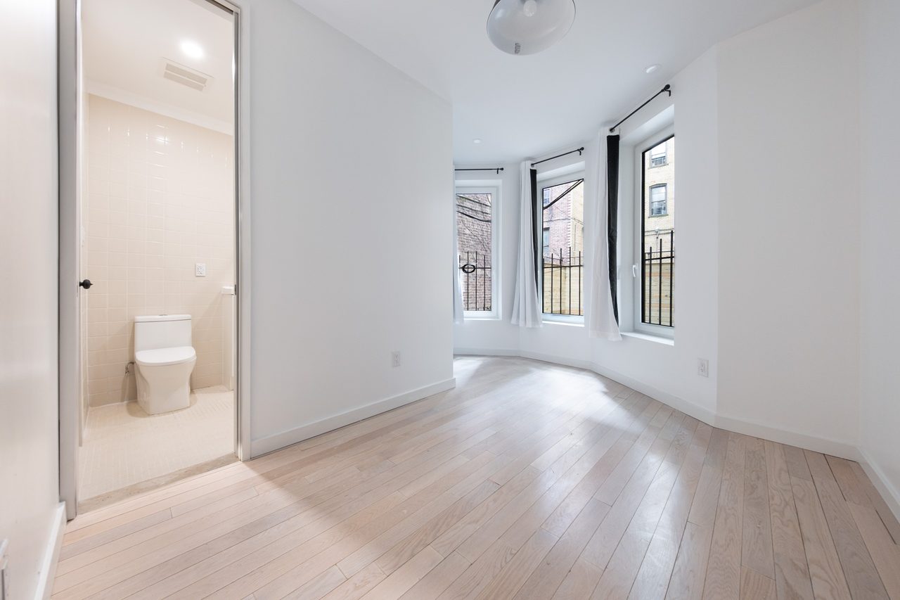 #1899: Ditmas Park - Queen Bedroom D - #1899: Ditmas Park - Gallery - 7