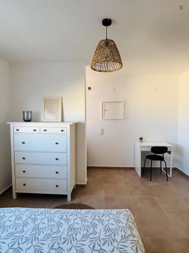 Fascinating Studio close to Albarquel Park
