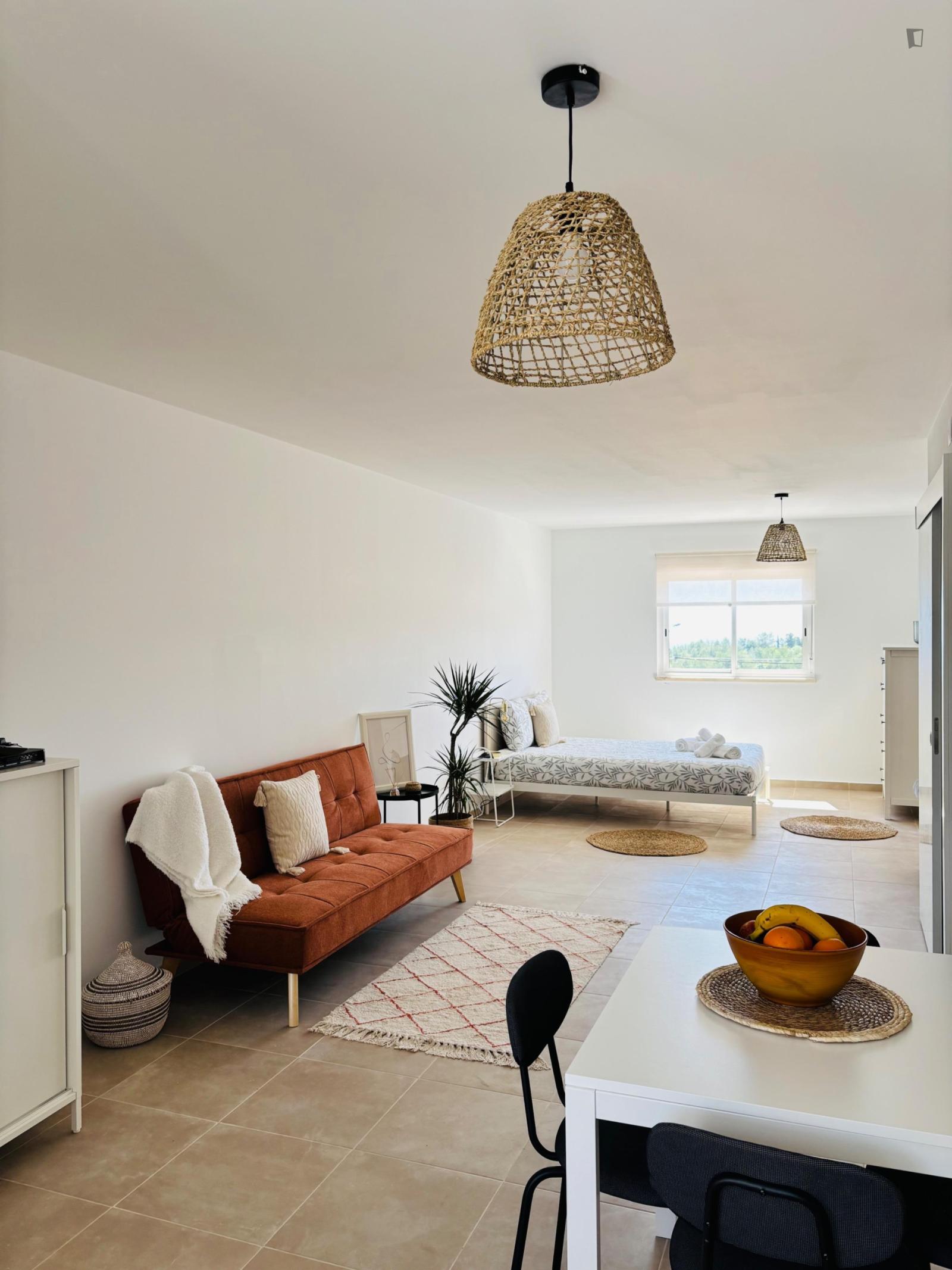 Fascinating Studio Close To Albarquel Park - 1
