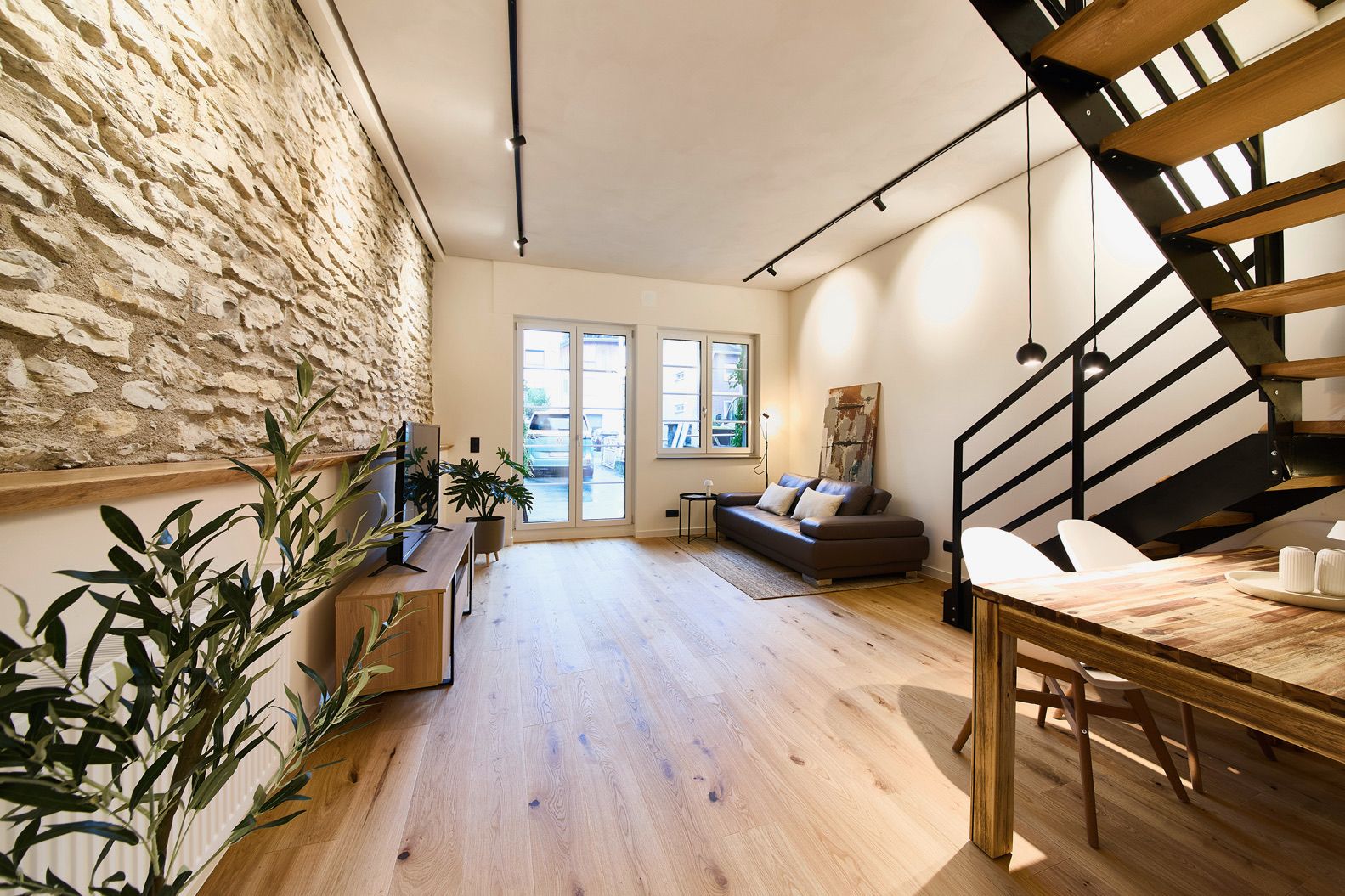 Beautiful Maisonette With Loft Character In Central Paderborn - 35