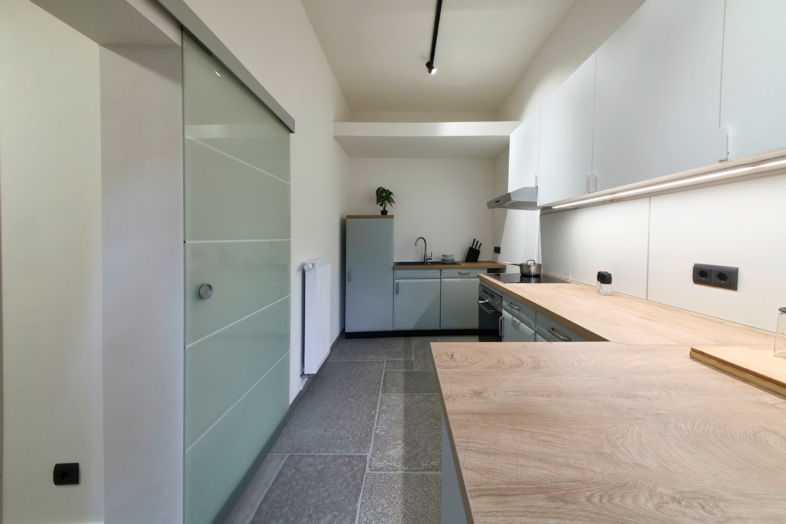 Beautiful Maisonette With Loft Character In Central Paderborn - 28