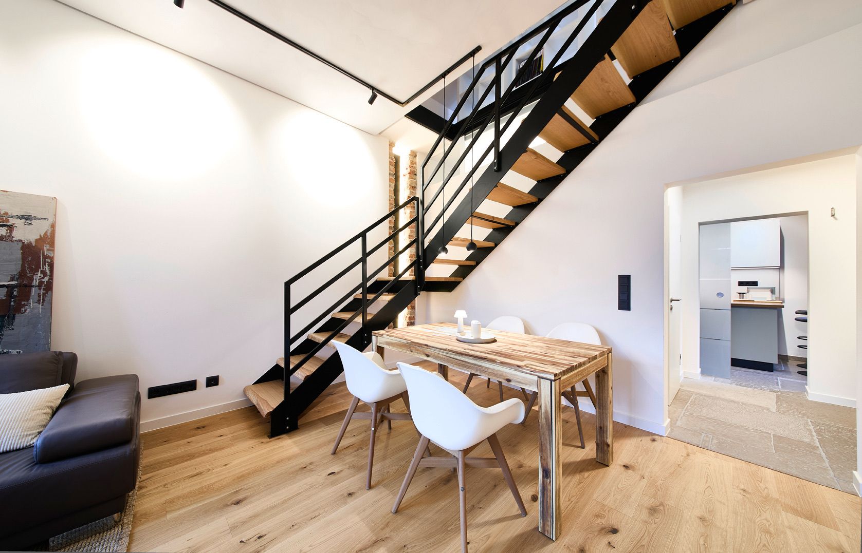 Beautiful Maisonette With Loft Character In Central Paderborn - 34