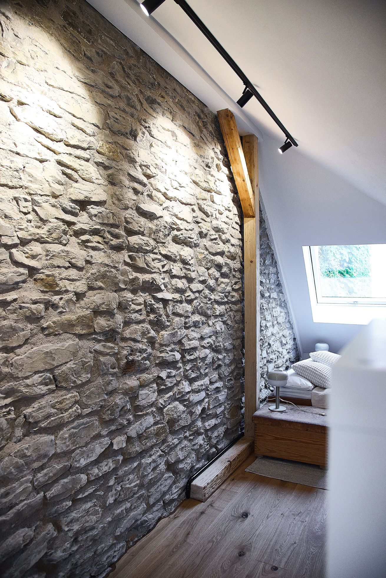 Beautiful Maisonette With Loft Character In Central Paderborn - 9