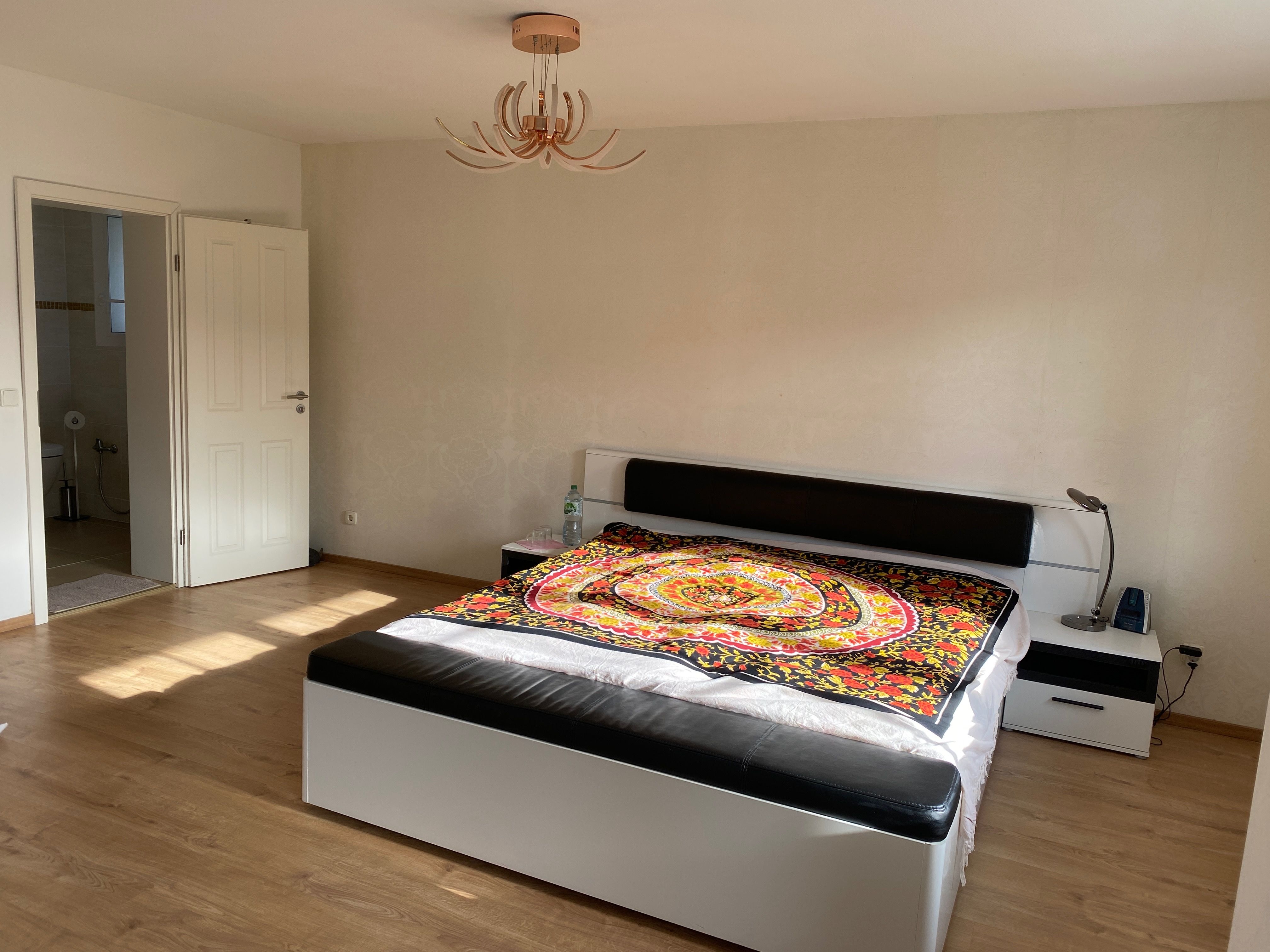  Charming Family Home With Garden And Balcony In A Quiet Residential Area  -  Charming Family Home with Garden and Balcony in a Quiet Residential Area  - Gallery -  13