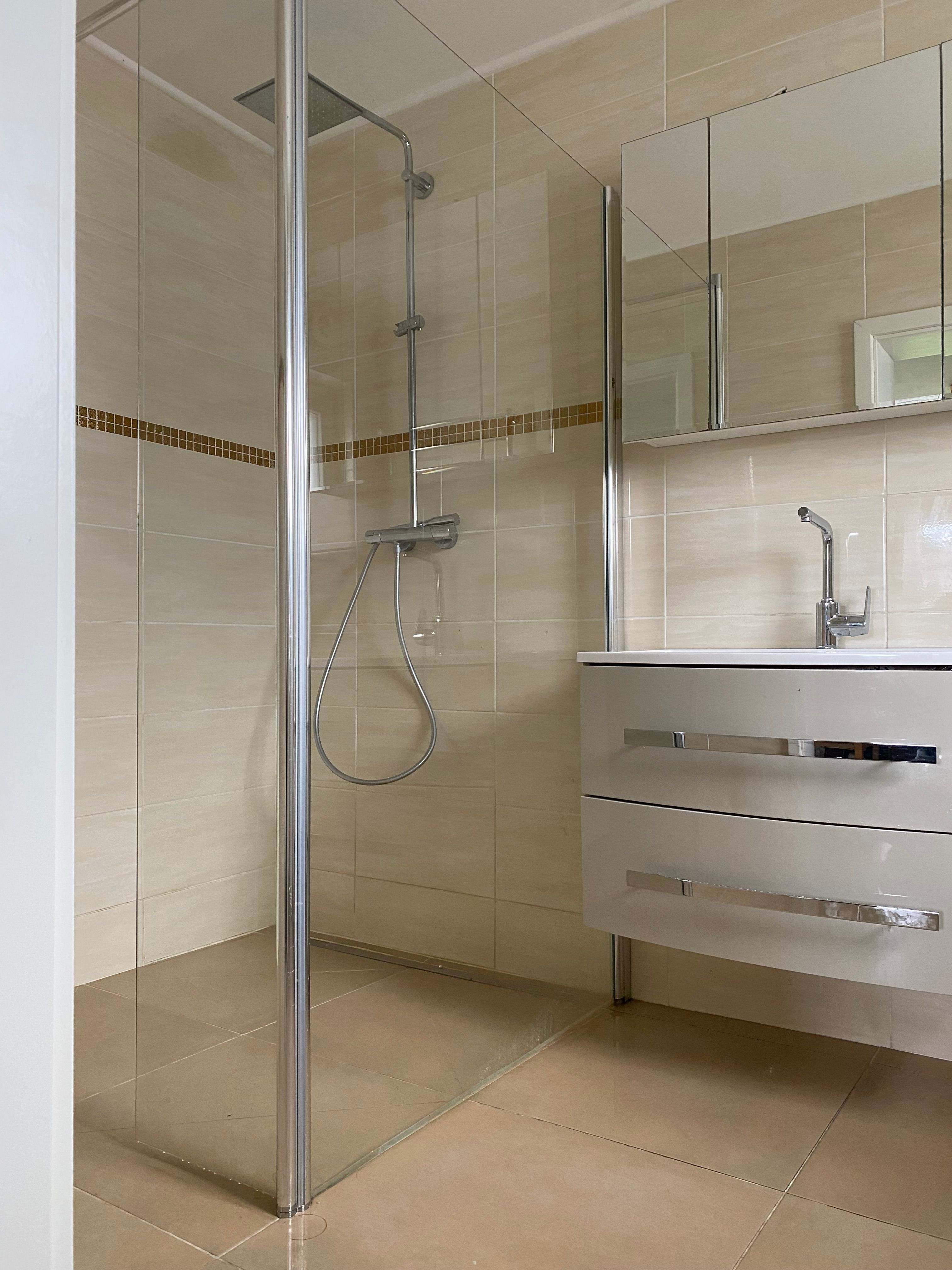  Charming Family Home With Garden And Balcony In A Quiet Residential Area  -  Charming Family Home with Garden and Balcony in a Quiet Residential Area  - Gallery -  7