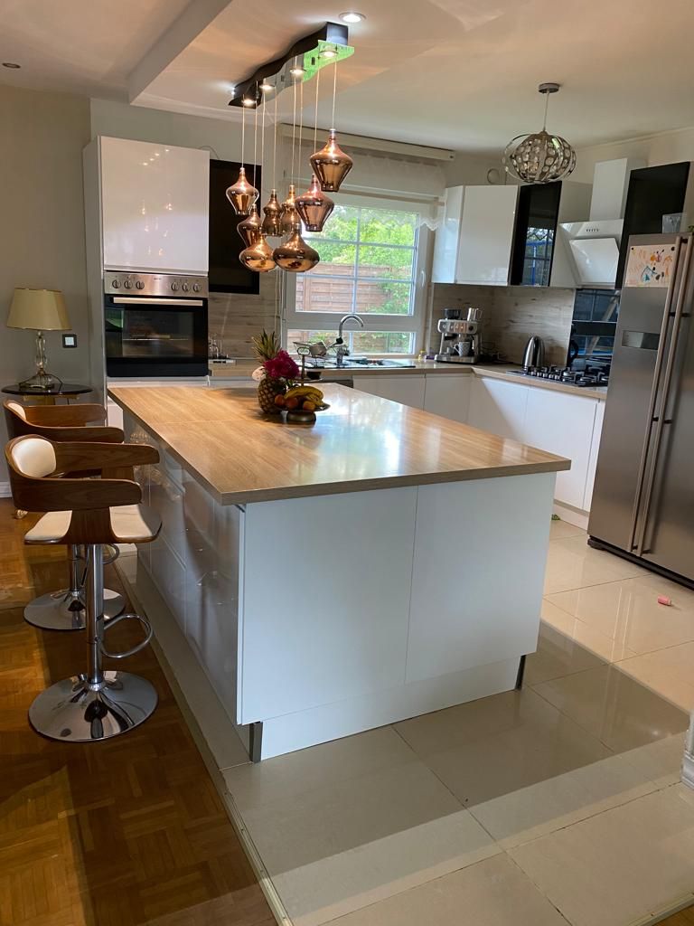  Charming Family Home With Garden And Balcony In A Quiet Residential Area  -  Charming Family Home with Garden and Balcony in a Quiet Residential Area  - Gallery -  22