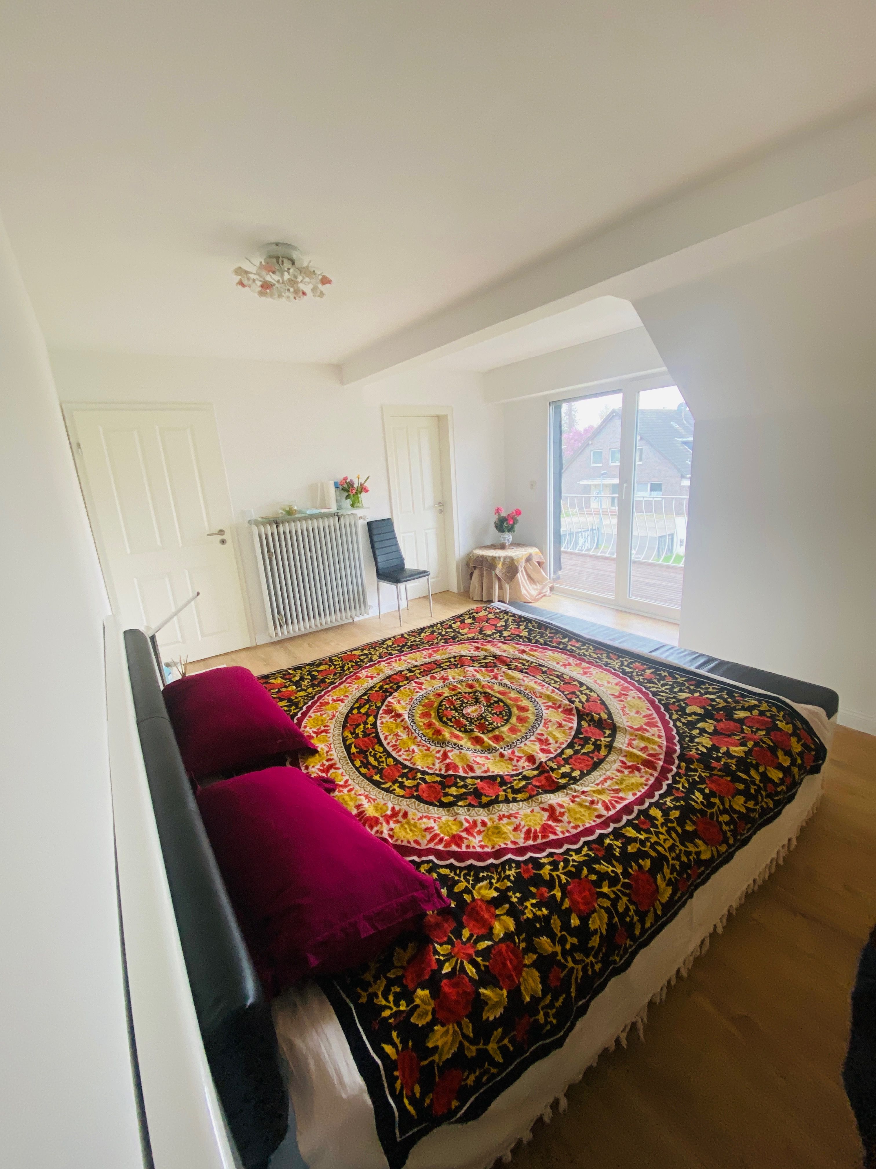  Charming Family Home With Garden And Balcony In A Quiet Residential Area  -  Charming Family Home with Garden and Balcony in a Quiet Residential Area  - Gallery -  15