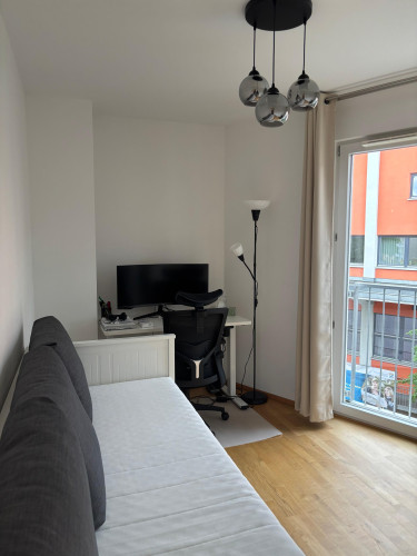 Lichtdurchflutete 3 Zimmer Wohnung mit Balkon in Altstadt-Nähe