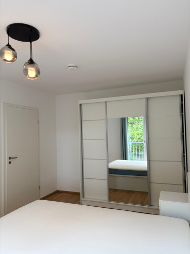 Lichtdurchflutete 3 Zimmer Wohnung mit Balkon in Altstadt-Nähe