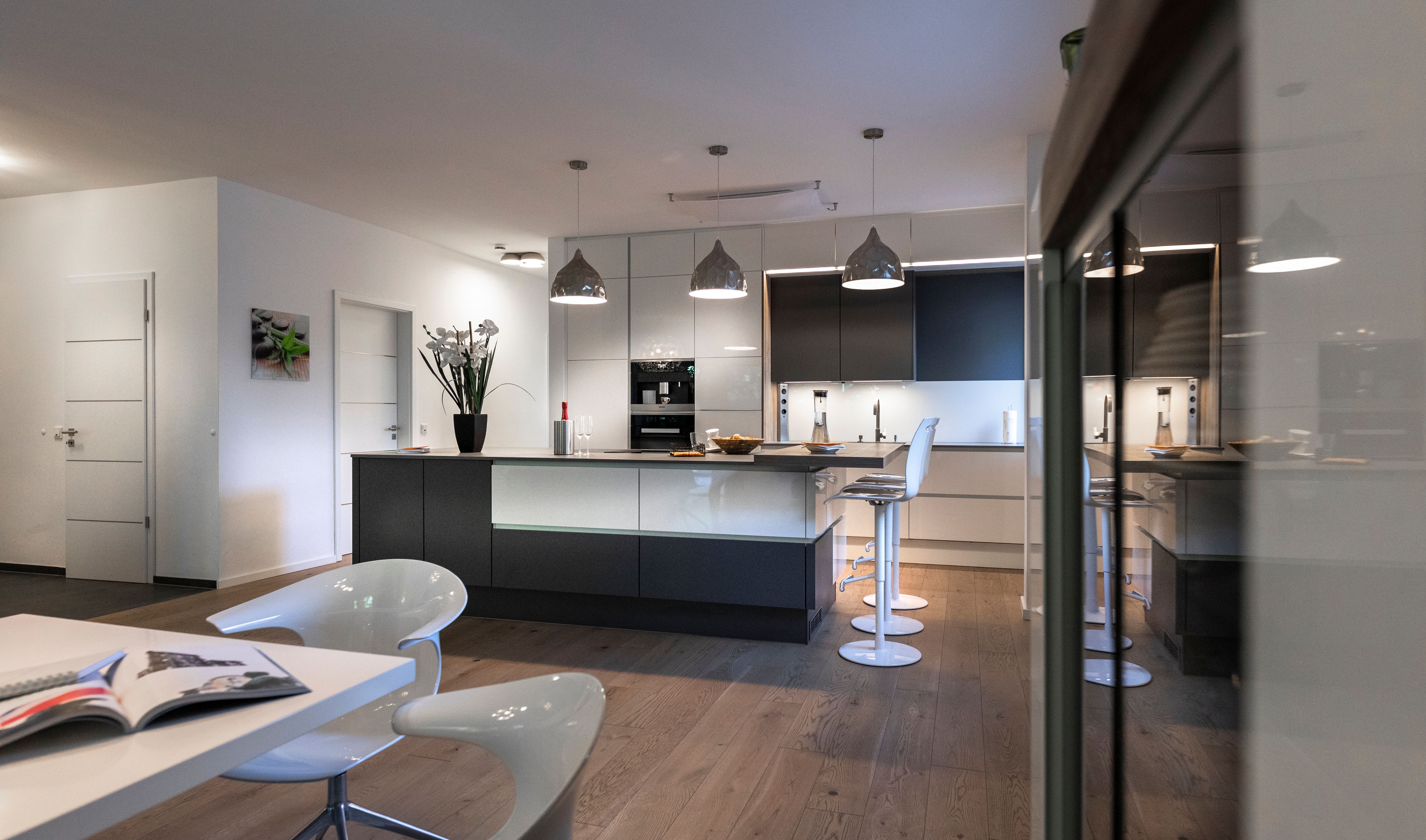  Top Modern Luxury Apartment At The Marina  -  Top modern luxury apartment at the marina  - Gallery -  19
